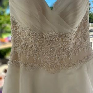 Casablanca wedding gown size 12 beaded bodice sweetheart neckline strapless